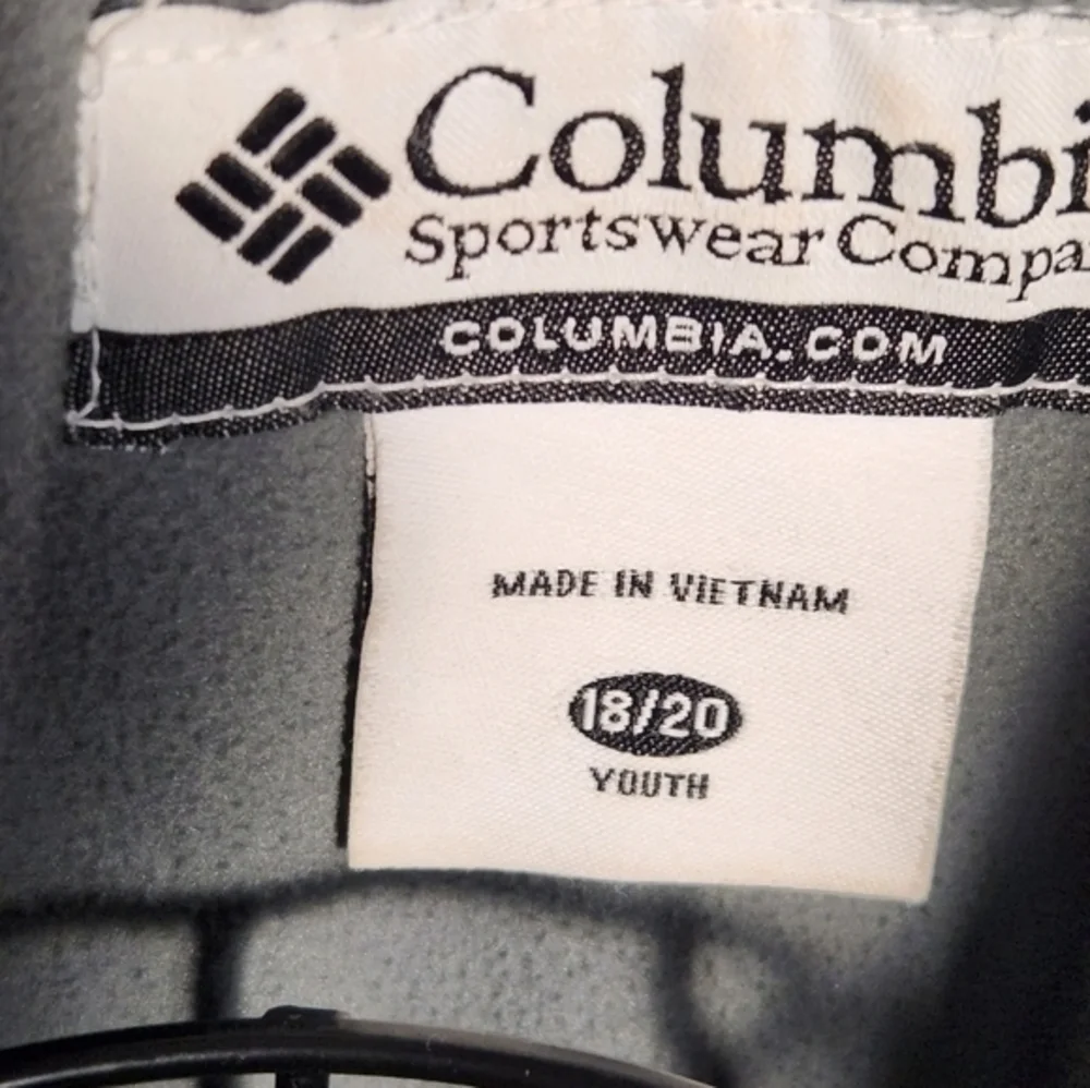 Columbia youth wateproof winter jacket coat 18/20 Warm Pockets Hood‎